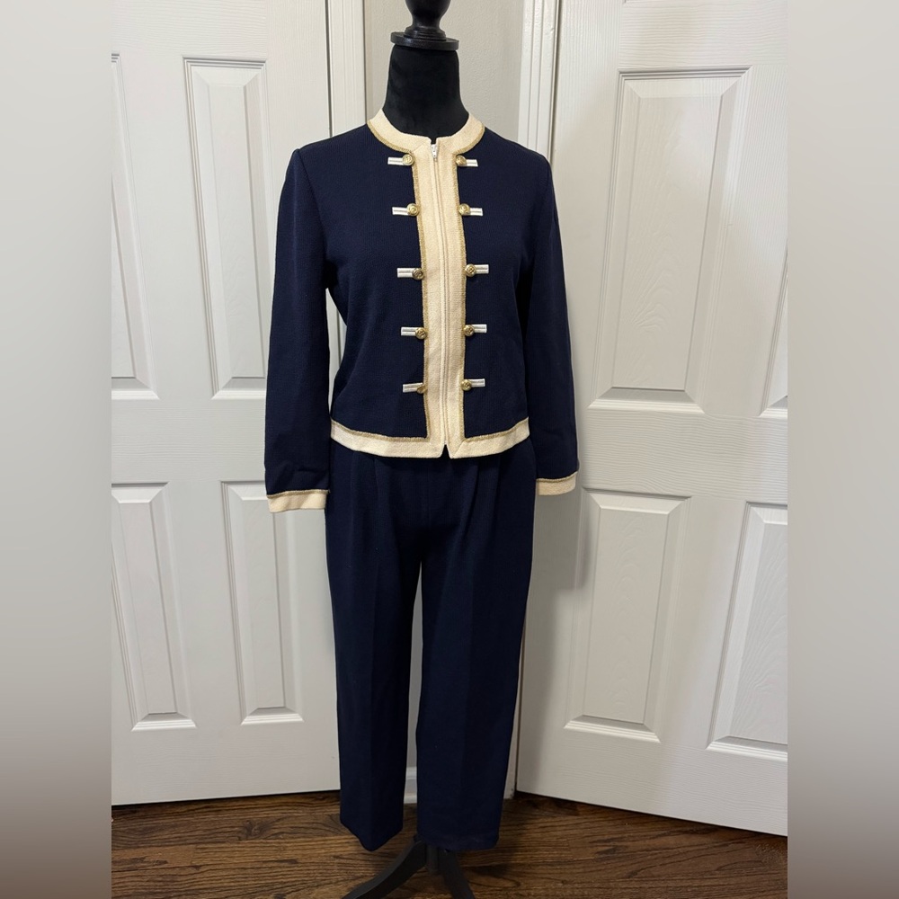 Gorgeous vintage St. John Collection set size 4
